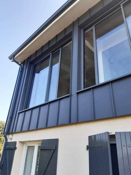 Rénovation d'une maison à Bordeaux par la pose d'un bardage alu