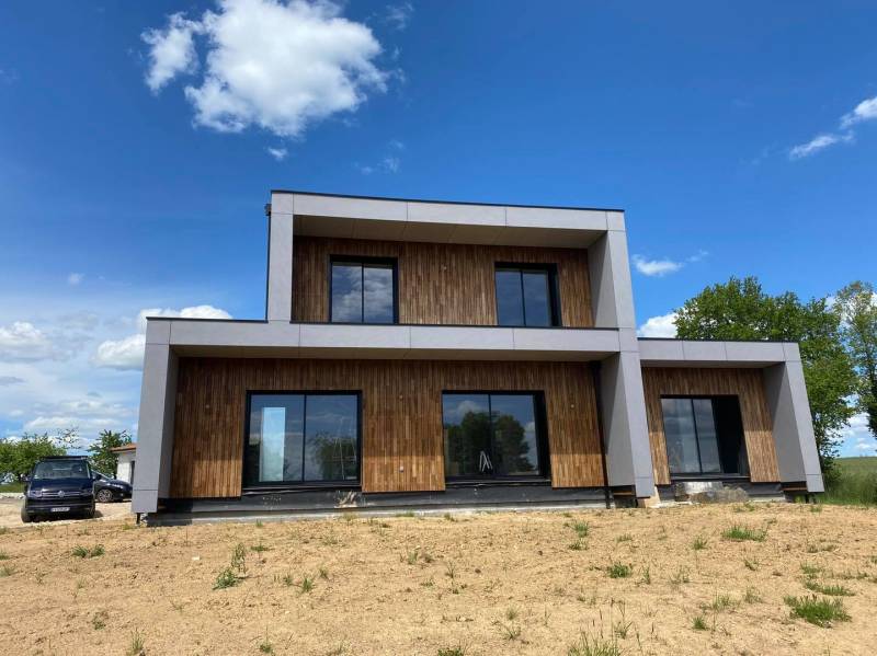 Alliance du bois et de l'aluminium pour cette construction contemporaine à Bordeaux