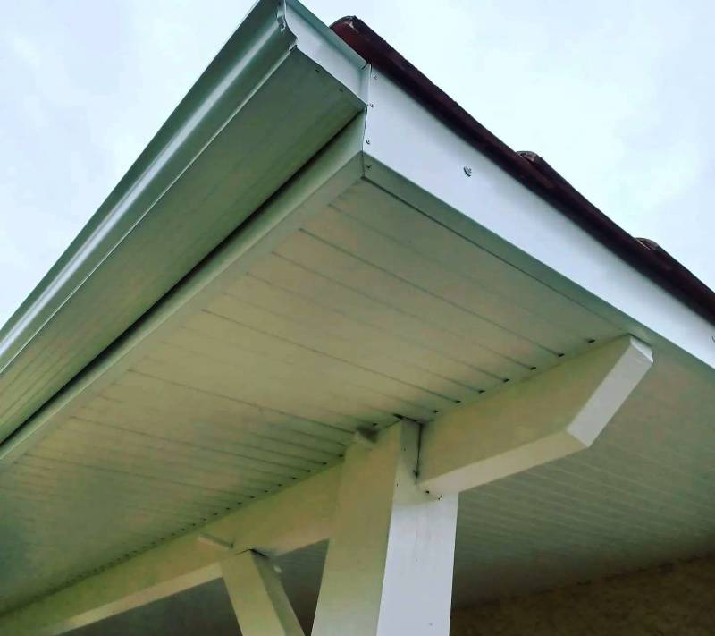 Comment moderniser une maison traditionnelle sur-mesure en rénovant ses gouttières en aluminium de qualité à Mérignac ?