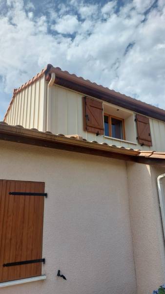 Détail du système joint debout sans vis apparentes